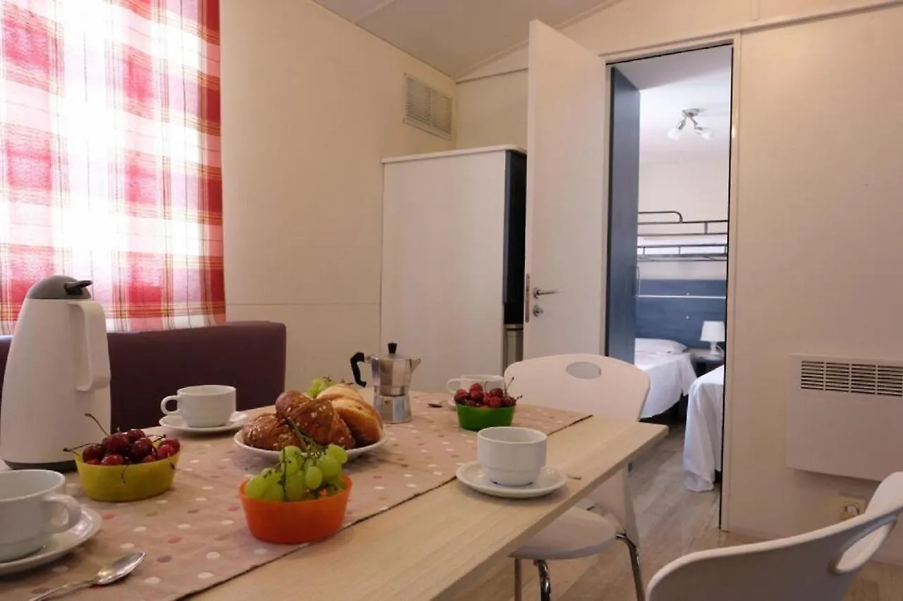 Happy Camp Mobile Homes In Camping Cisano San Vito Bardolino 4*,