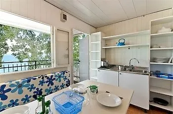Happy Camp Mobile Homes In Camping Cisano San Vito Bardolino 4*,  Italy